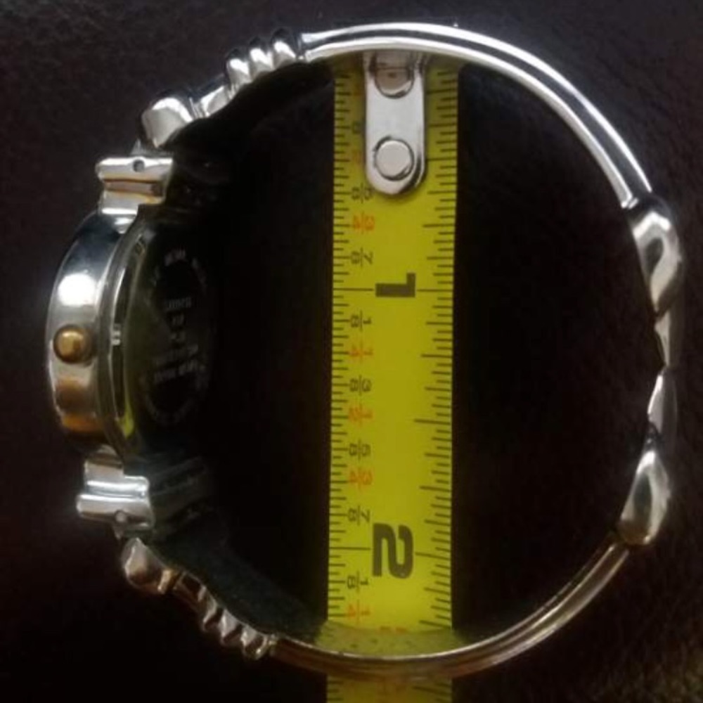 Like new watch price not negotiable - Picture 3 of 3